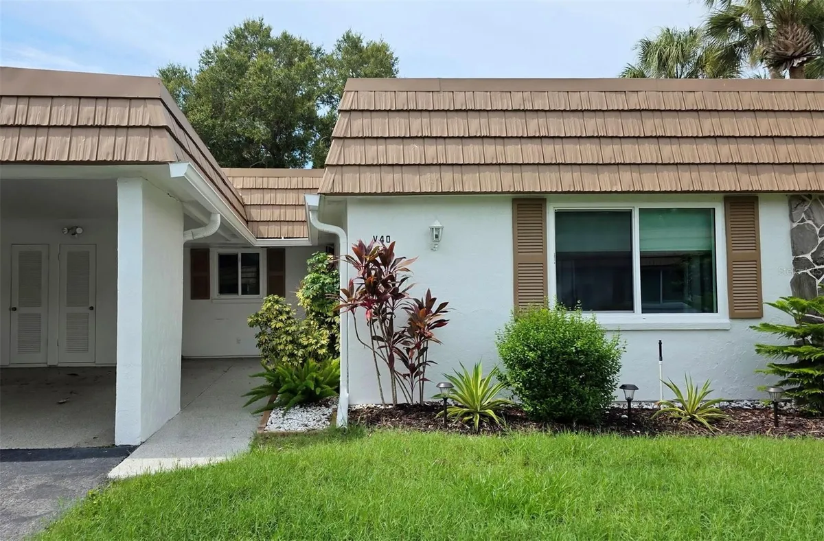 Property Slideshow image 1 of 42 | 5468 riverbluff cir v-40, Sarasota, FL, 34231