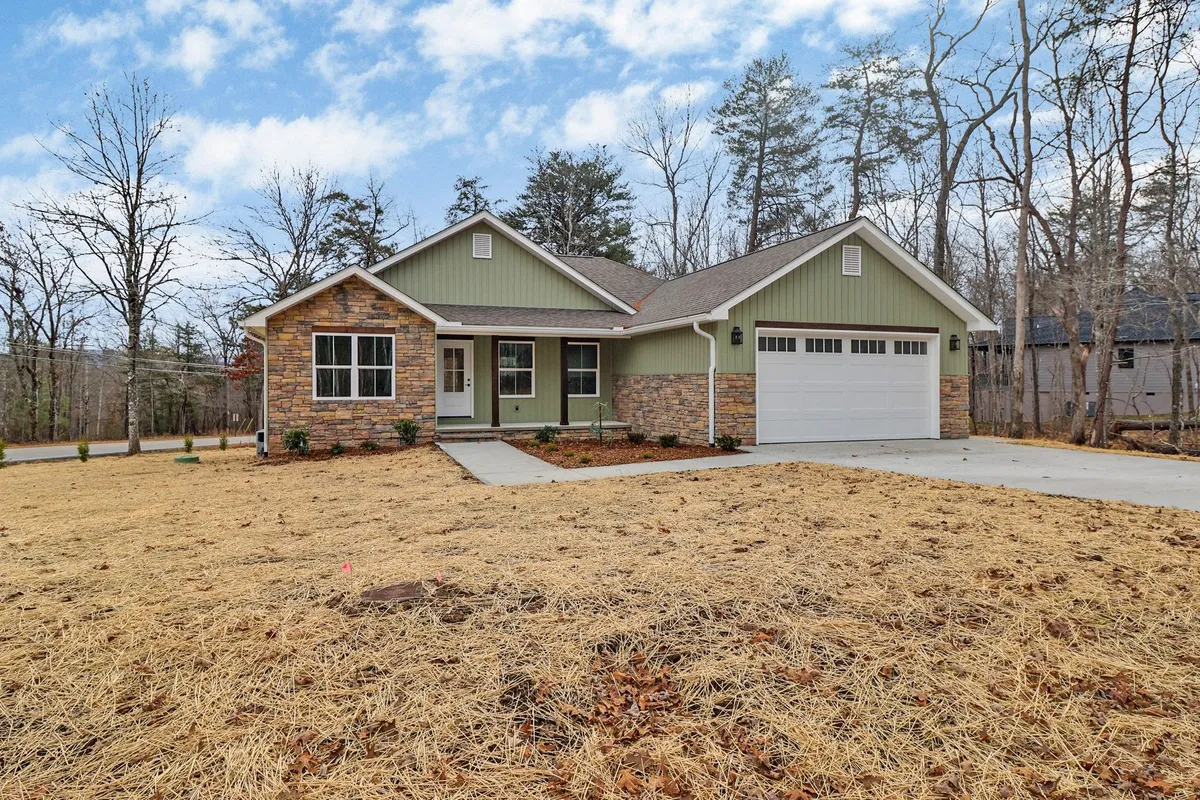 Property Slideshow image 1 of 39 | 154 adler ln, Crossville, TN, 38558