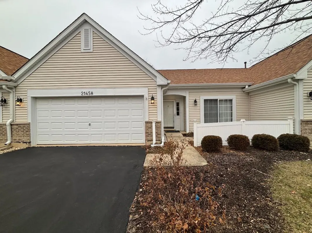 Property Slideshow image 1 of 12 | 21458 w douglas ln, Plainfield, IL, 60544