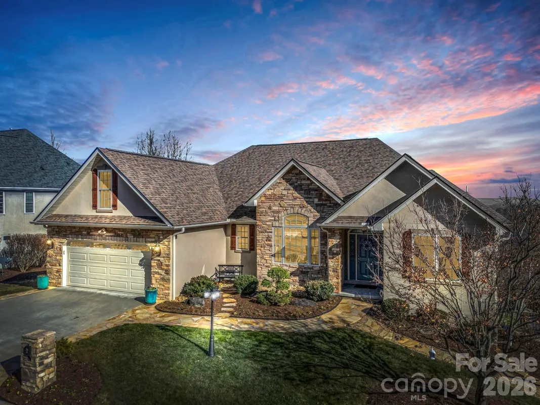 Property Slideshow image 1 of 47 | 71 carriage highlands ct, Hendersonville, NC, 28791
