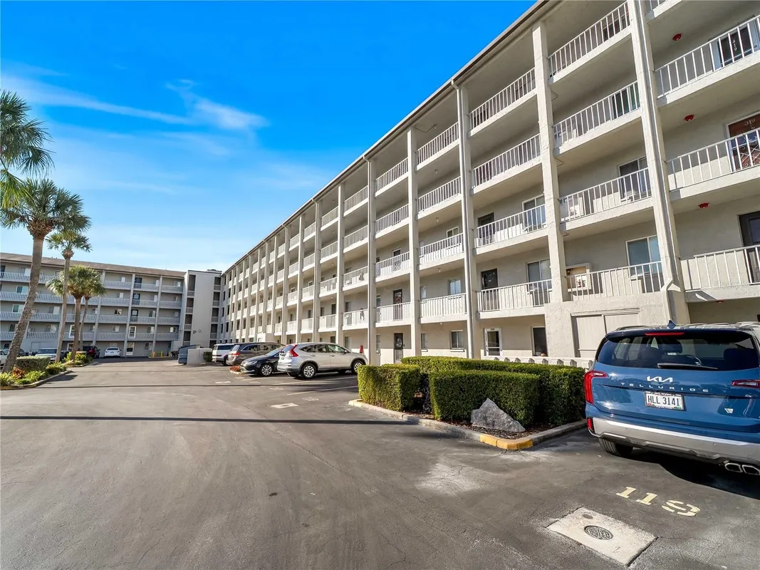 Property Slideshow image 1 of 39 | 3404 lake bayshore dr # 315, Bradenton, FL, 34205