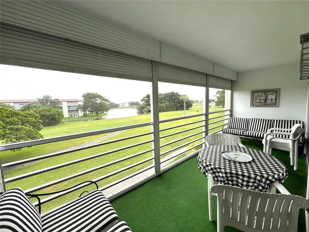 Property Slideshow image 1 of 38 | 2902 victoria cir e3, Coconut Creek, FL, 33066