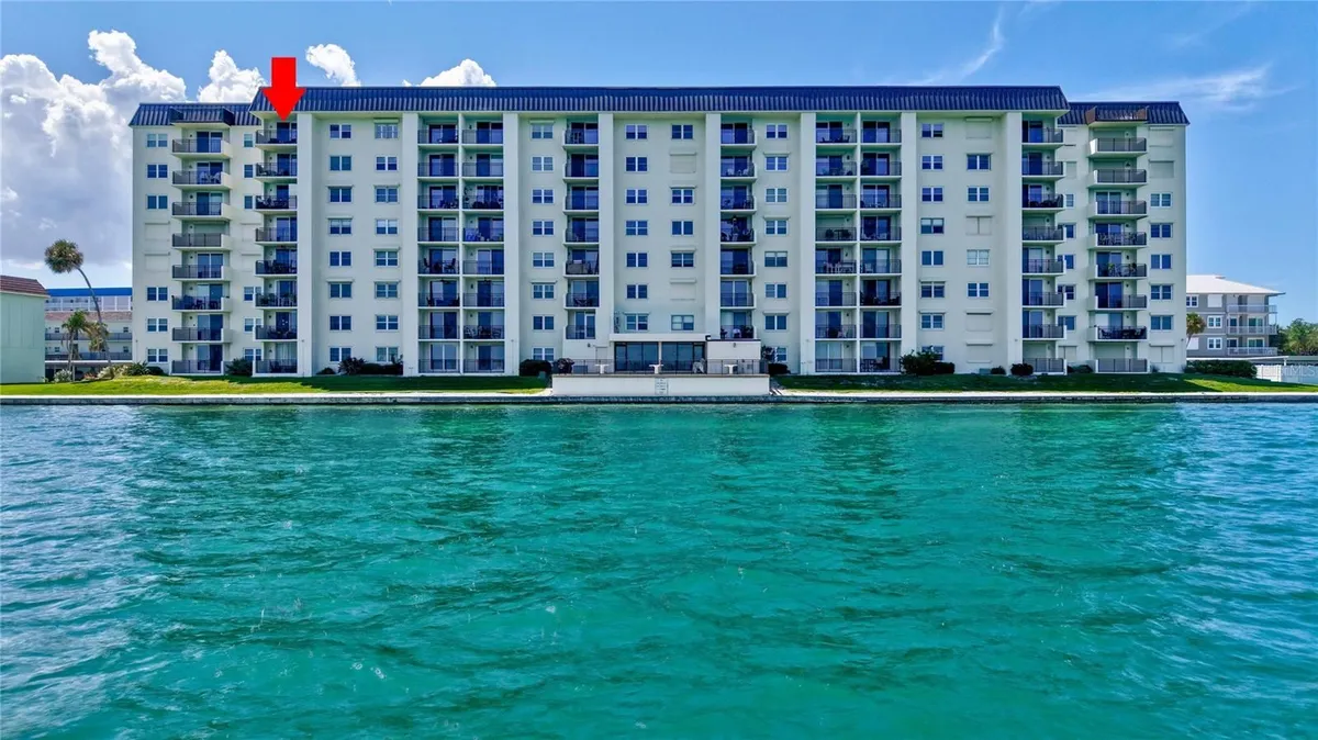 Property Slideshow image 1 of 63 | 9 haig pl 810, Dunedin, FL, 34698