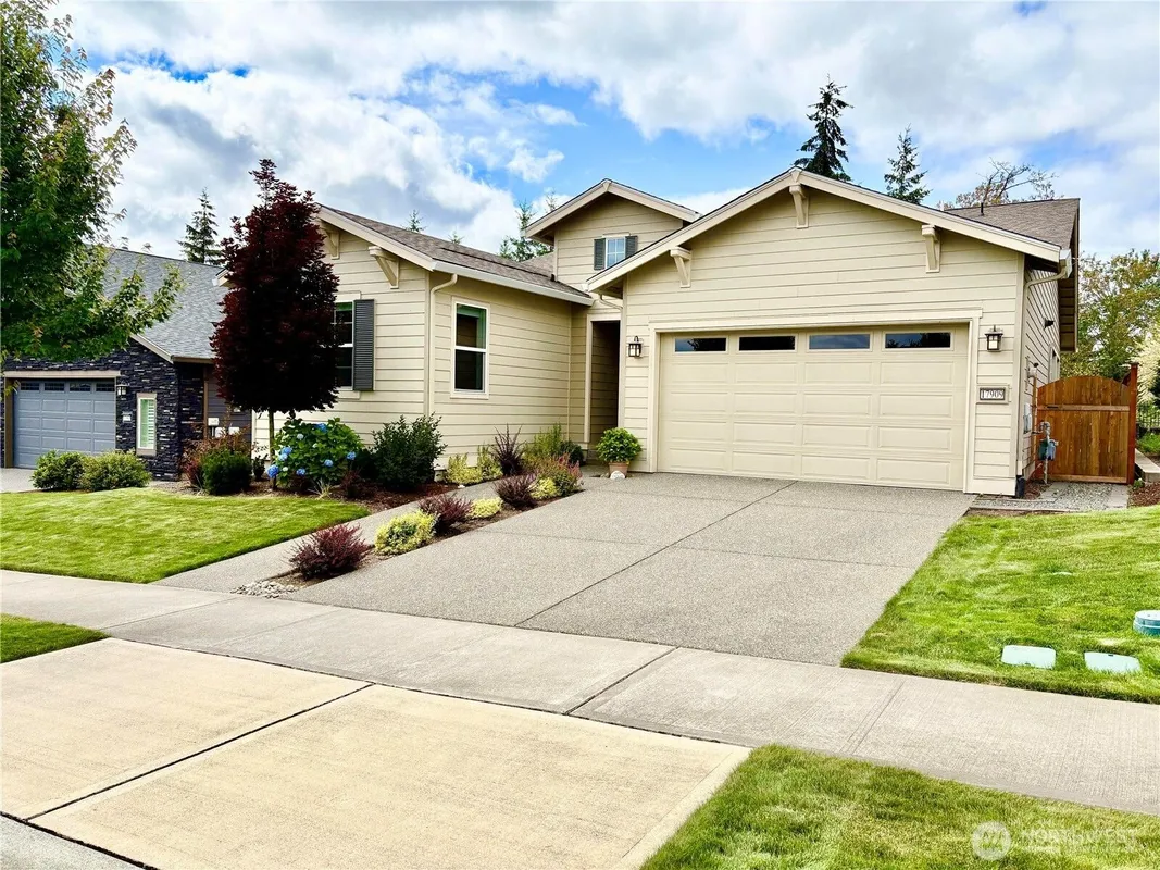 Property Slideshow image 1 of 38 | 17909 145th st, Bonney Lake, WA, 98391