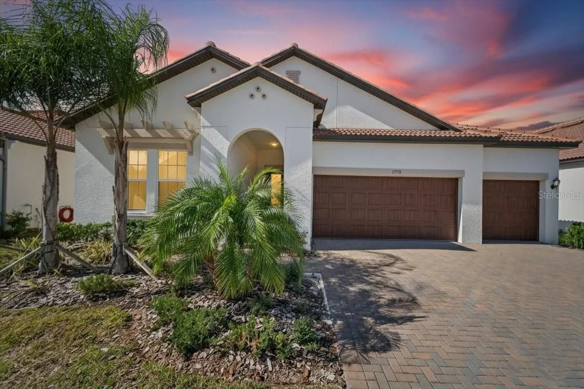 Property Slideshow image 1 of 100 | 17173 scuba crest st, Wimauma, FL, 33598
