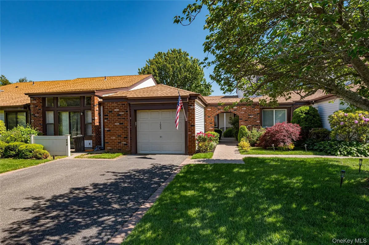 Property Slideshow image 1 of 34 | 1003 gotham dr, Smithtown, NY, 11780