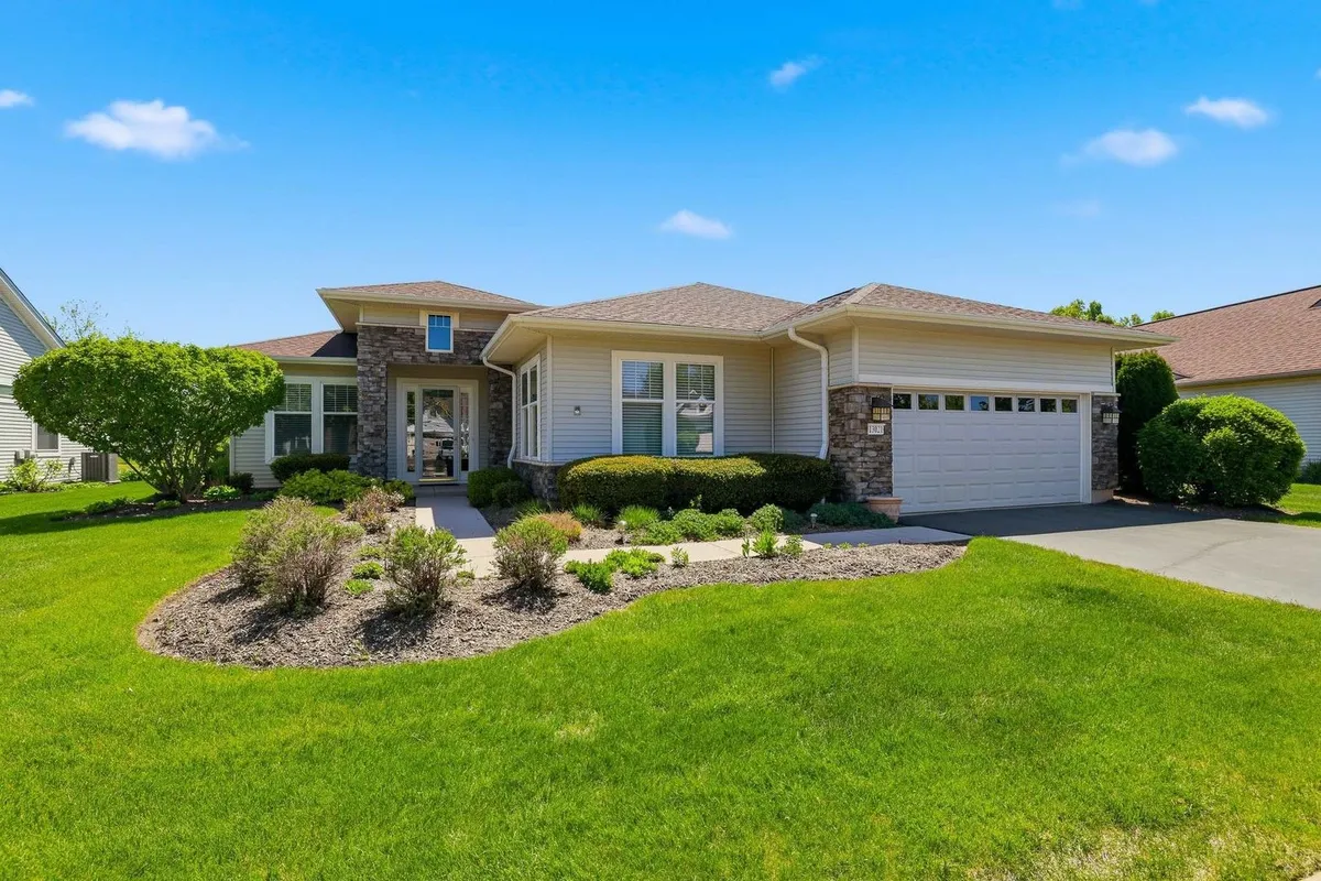 Property Slideshow image 1 of 1 | 13021 brookwood dr, Huntley, IL, 60142