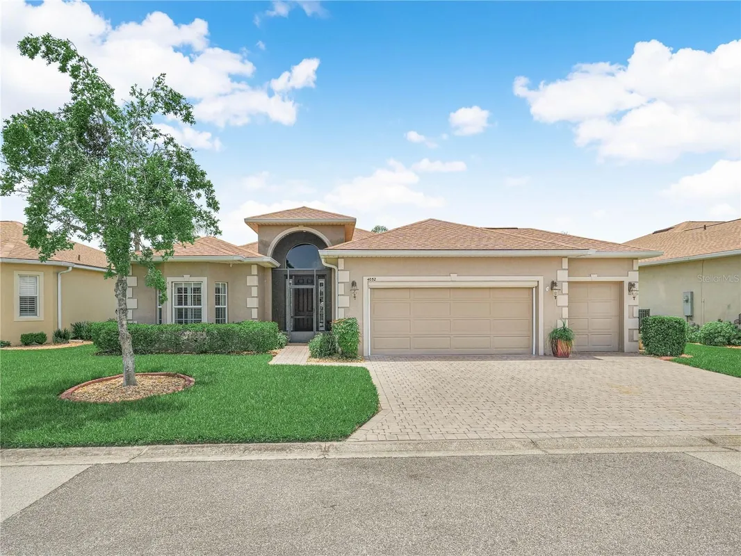 Property Slideshow image 1 of 66 | 4052 phoenician way, Winter Haven, FL, 33884