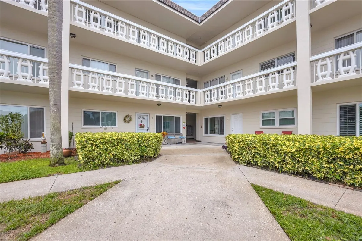 Property Slideshow image 1 of 51 | 2451 canadian way 29, Clearwater, FL, 33763