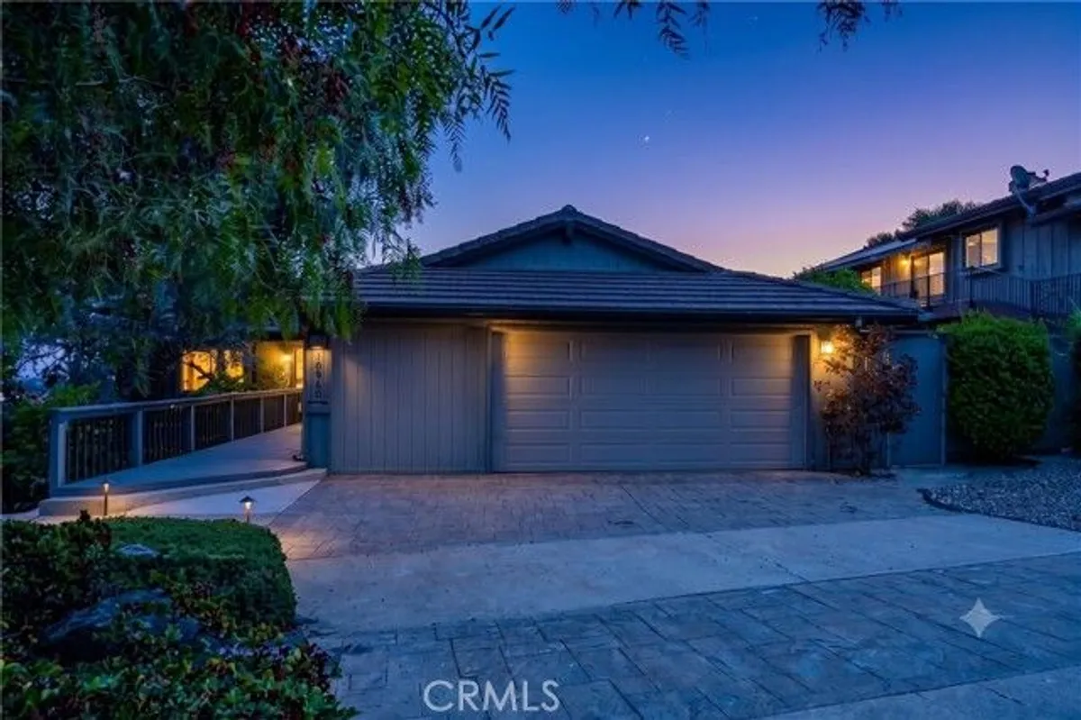 Property Slideshow image 1 of 61 | 10960 treeside ln, Escondido, CA, 92026