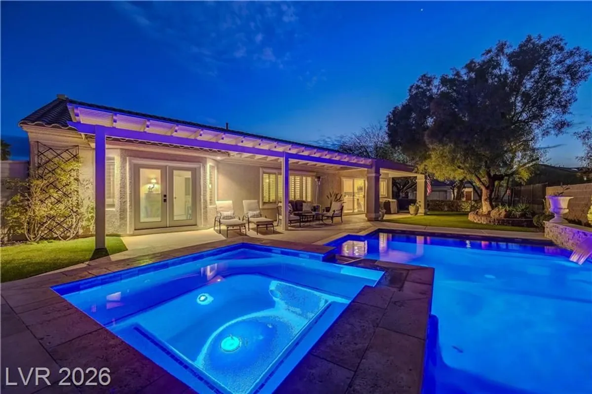 Property Slideshow image 1 of 96 | 2009 fern hill ct, Henderson, NV, 89052