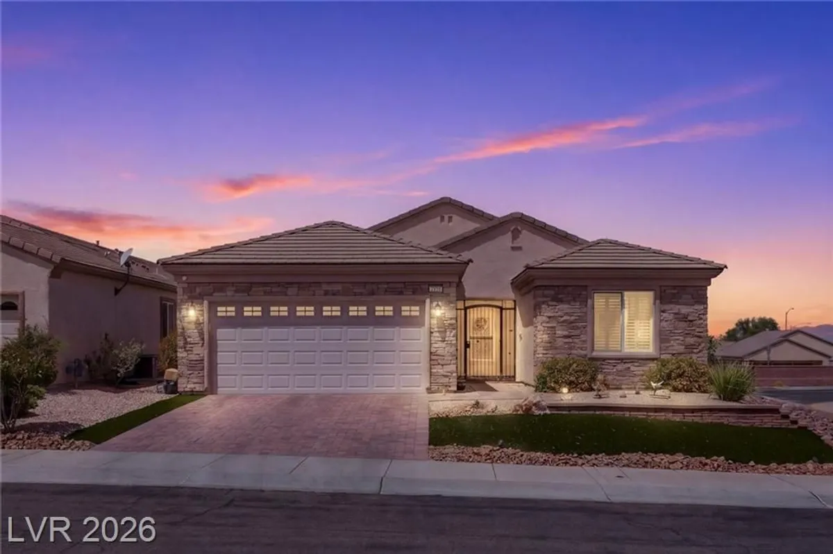 Property Slideshow image 1 of 31 | 2502 stardust valley dr, Henderson, NV, 89044