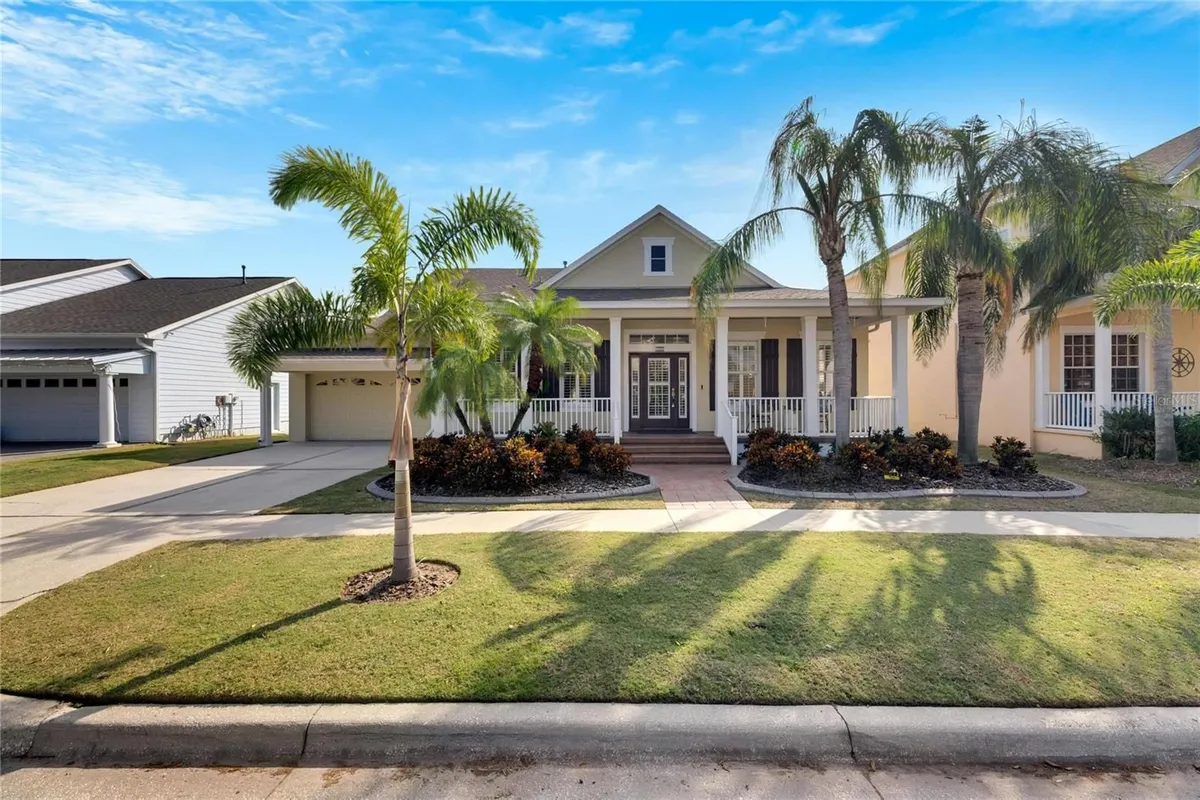 Property Slideshow image 1 of 99 | 528 islebay dr, Apollo Beach, FL, 33572