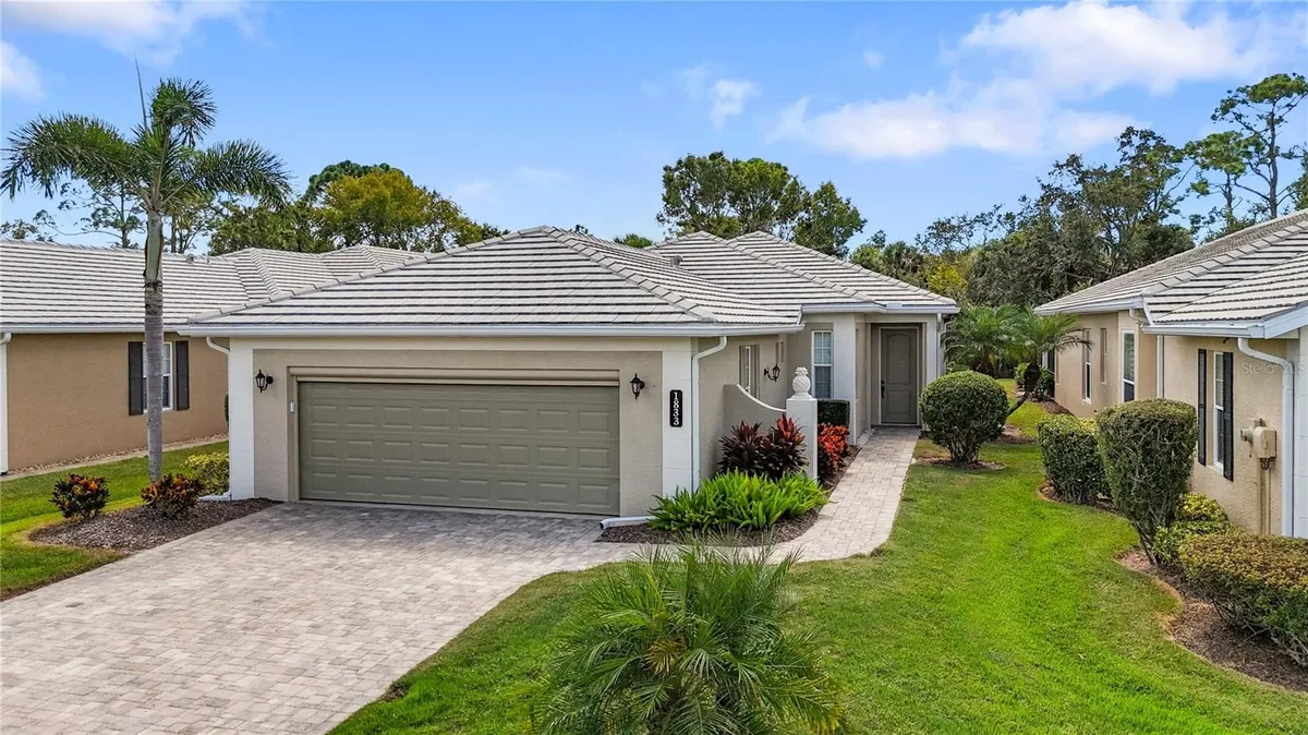 Property Slideshow image 1 of 74 | 1833 lancashire dr, Venice, FL, 34293
