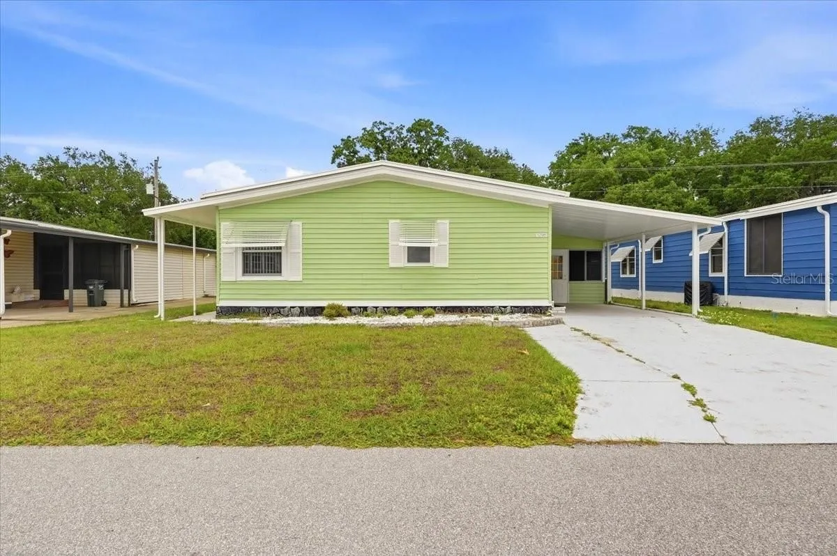 Property Slideshow image 1 of 41 | 1798 fox hill dr, Lakeland, FL, 33810