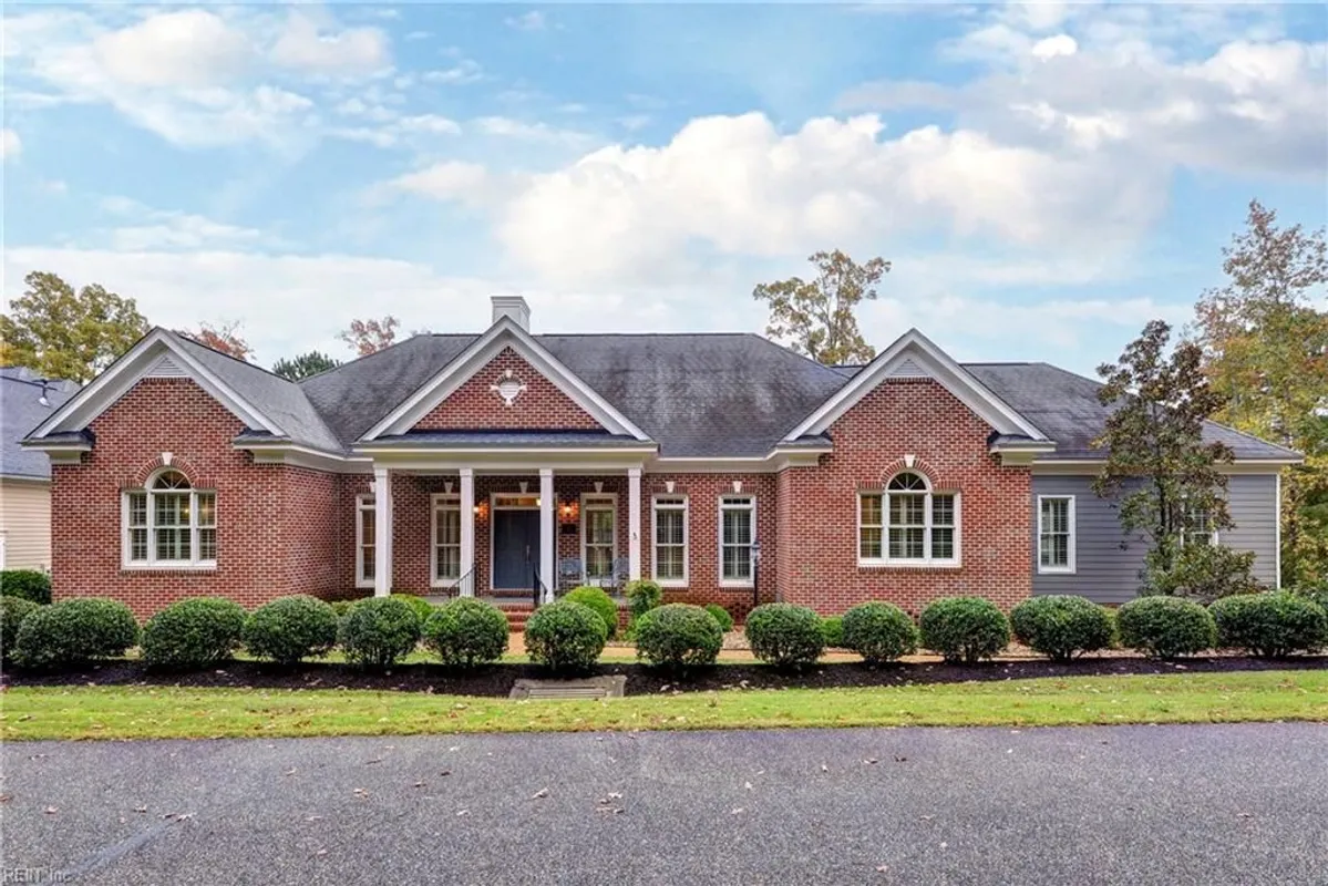 Property Slideshow image 1 of 46 | 166 blackheath, Williamsburg, VA, 23188