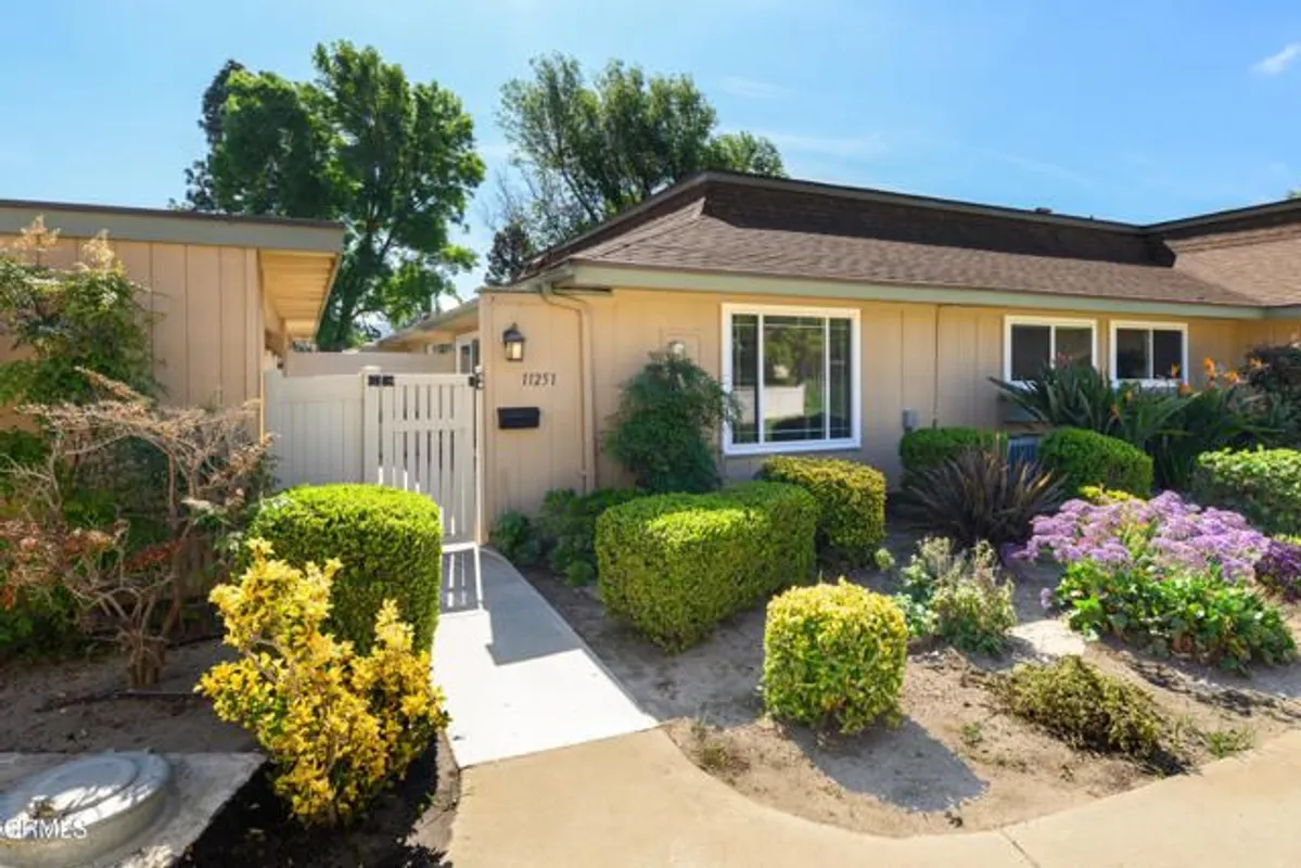 Property Slideshow image 1 of 47 | 11251 village 11 11, Camarillo, CA, 93012