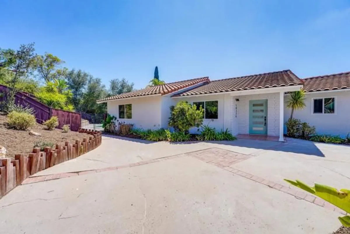 Property Slideshow image 1 of 43 | 10236 lake meadow ln, Escondido, CA, 92026