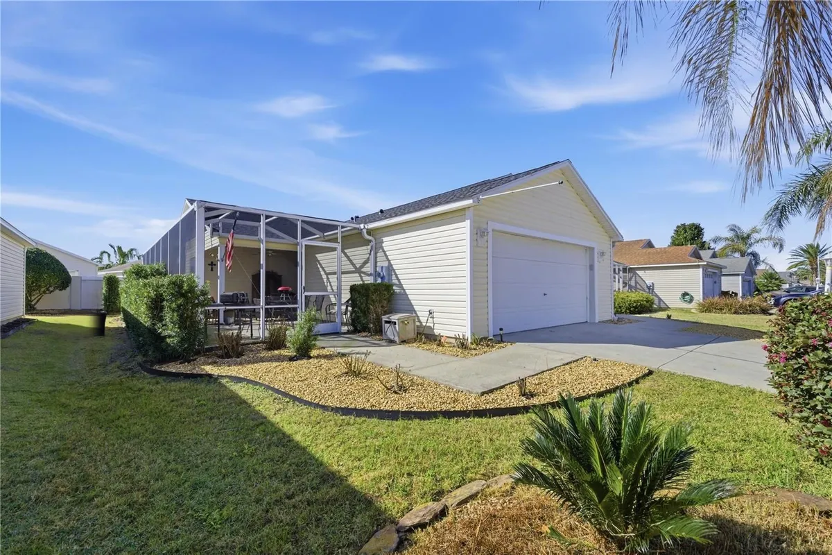 Property Slideshow image 1 of 29 | 1972 ashwood run, The Villages, FL, 32162