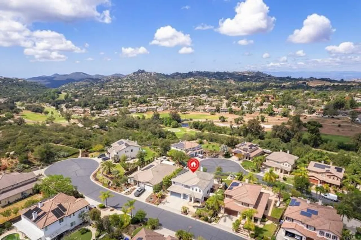 Property Slideshow image 1 of 32 | 27853 dogwood gln, Escondido, CA, 92026