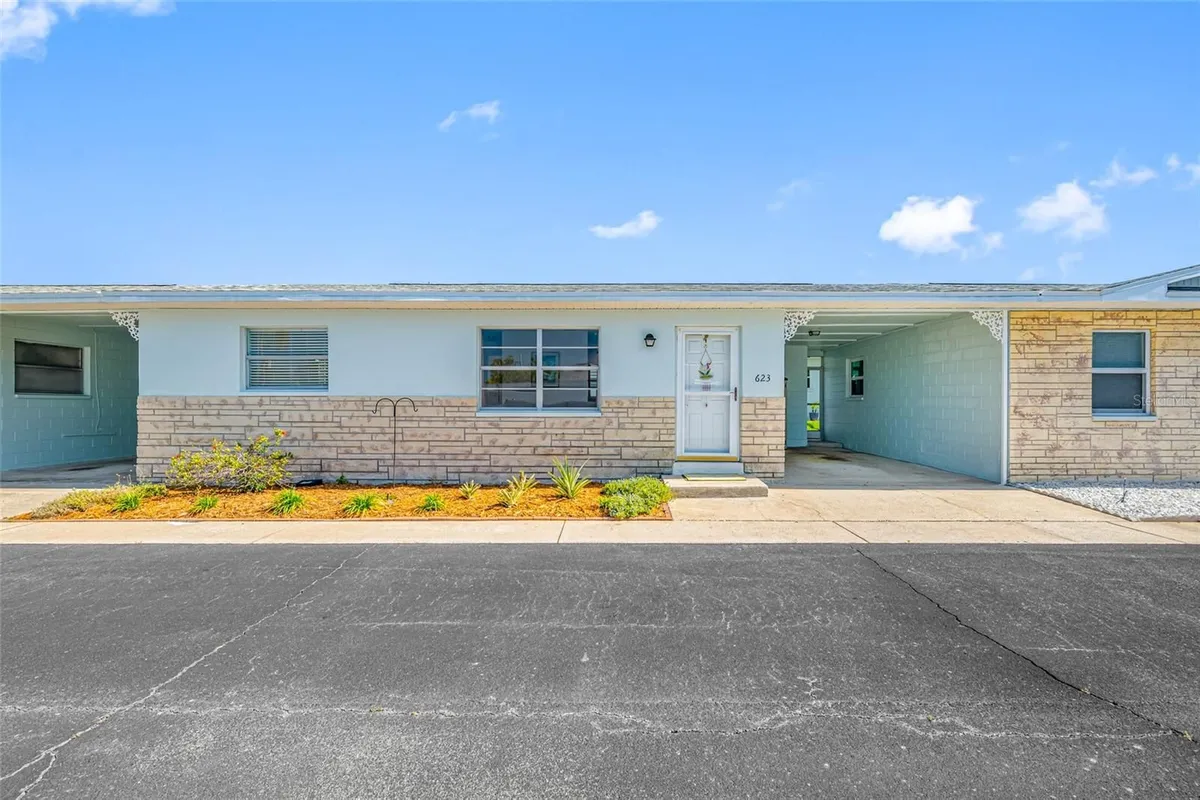Property Slideshow image 1 of 31 | 12400 park blvd 623, Seminole, FL, 33772