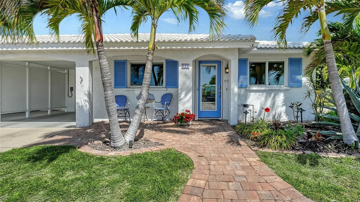 Property Slideshow image 1 of 82 | 925 spanish dr, Longboat Key, FL, 34228