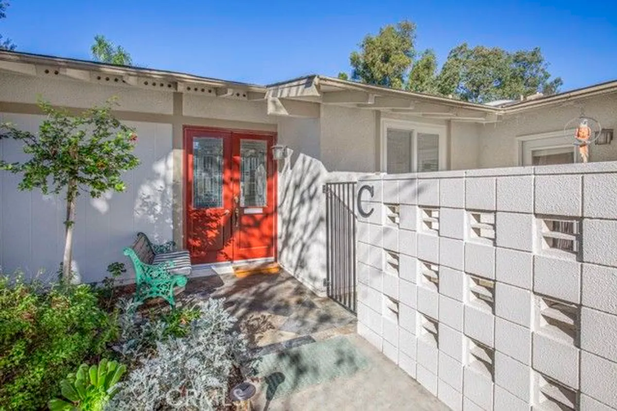 Property Slideshow image 1 of 32 | 717 avenida majorca c, Laguna Woods, CA, 92637