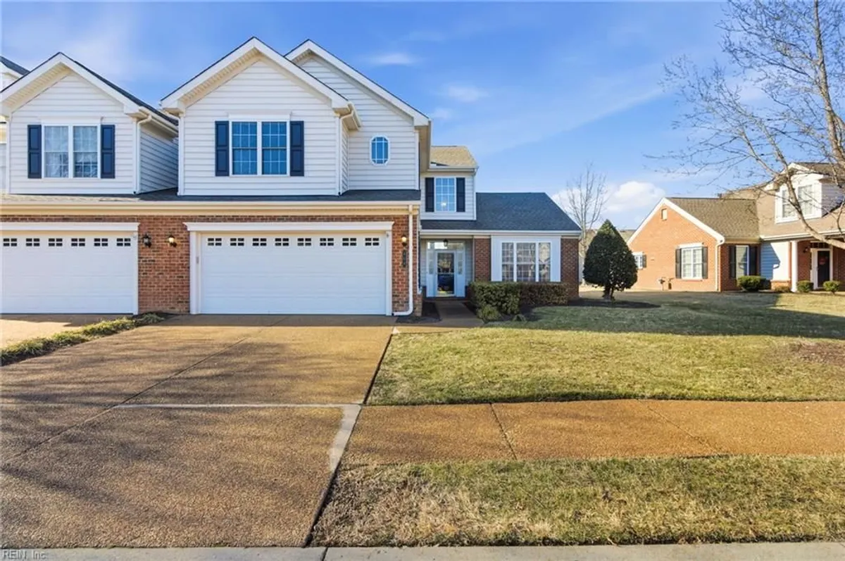 Property Slideshow image 1 of 50 | 404 dundee ln, Chesapeake, VA, 23322