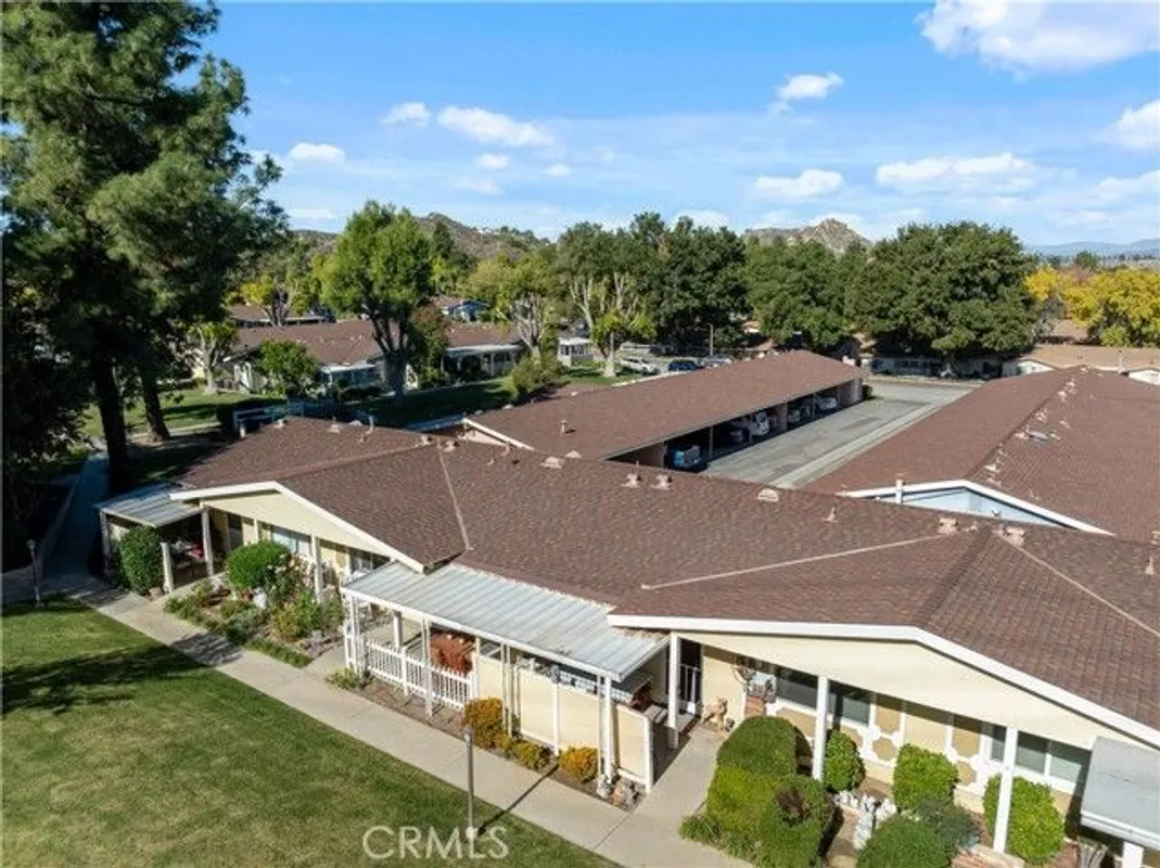 Property Slideshow image 1 of 30 | 19116 avenue of the oaks unit b, Newhall, CA, 91321