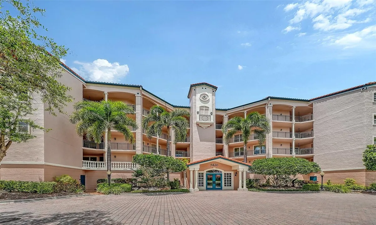 Property Slideshow image 1 of 37 | 5420 eagles point cir 402, Sarasota, FL, 34231