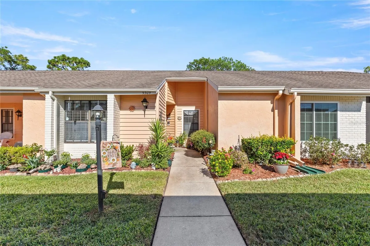 Property Slideshow image 1 of 32 | 9309 trowbridge ct, New Port Richey, FL, 34655