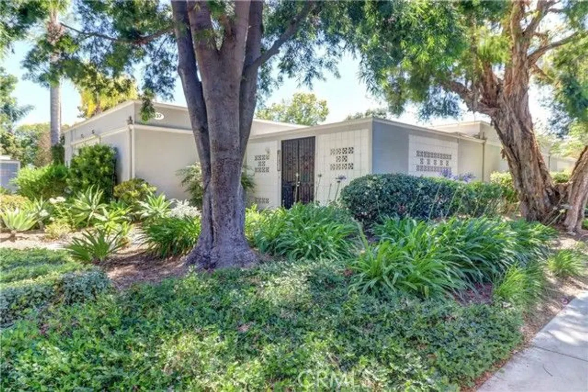 Property Slideshow image 1 of 41 | 537 via estrada c, Laguna Woods, CA, 92637