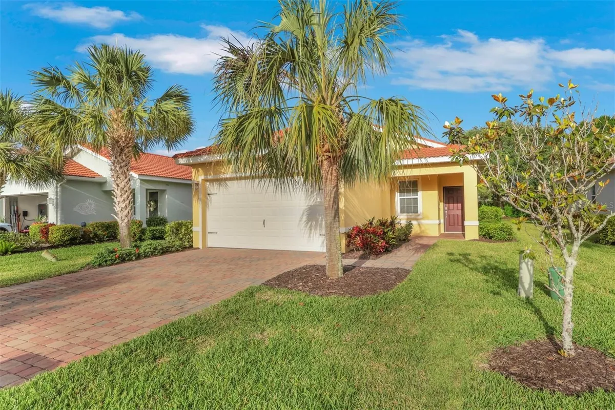 Property Slideshow image 1 of 32 | 2119 summersweet dr, Alva, FL, 33920