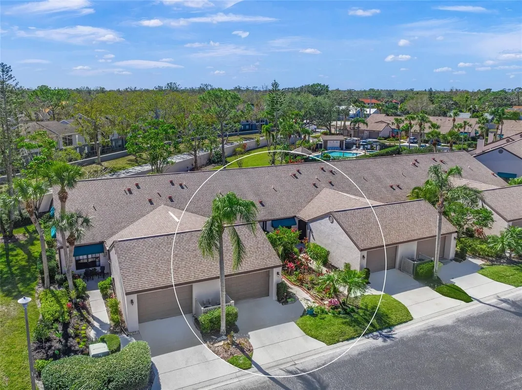 Property Slideshow image 1 of 49 | 5958 clubside dr, Sarasota, FL, 34243