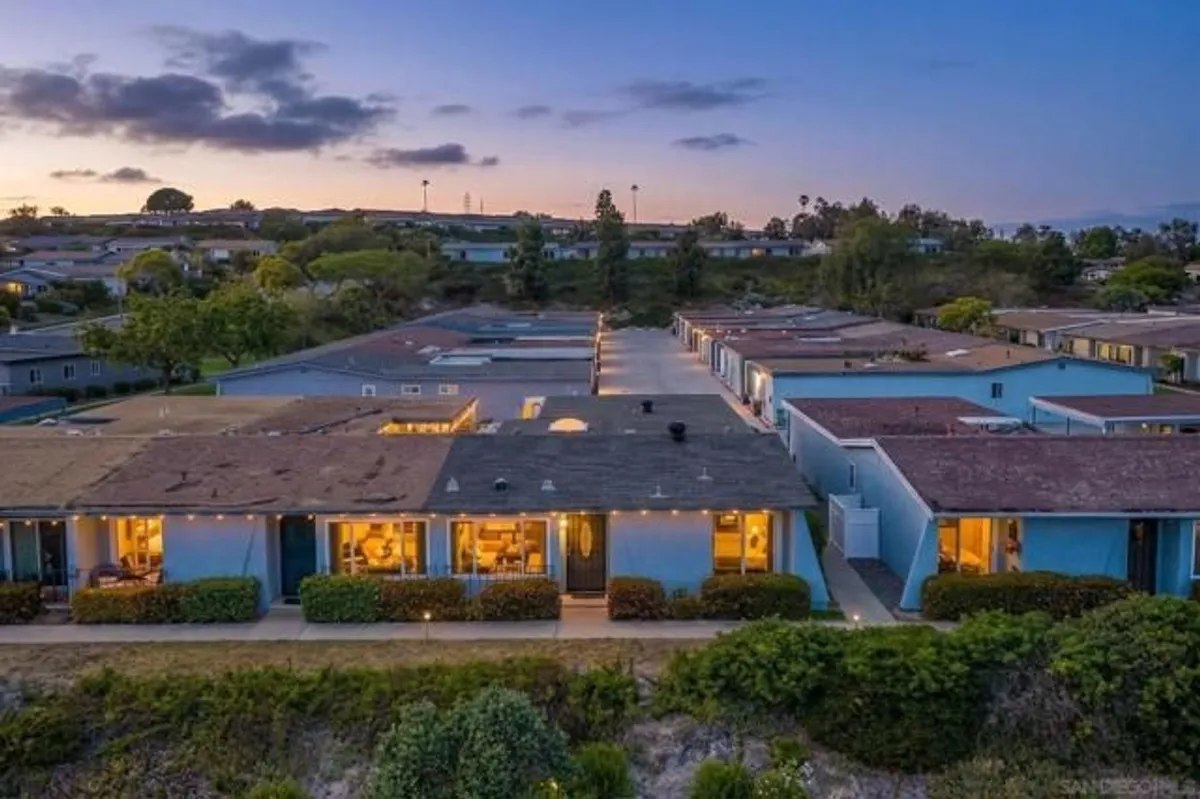 Property Slideshow image 1 of 43 | 3839 vista campana 42, Oceanside, CA, 92057