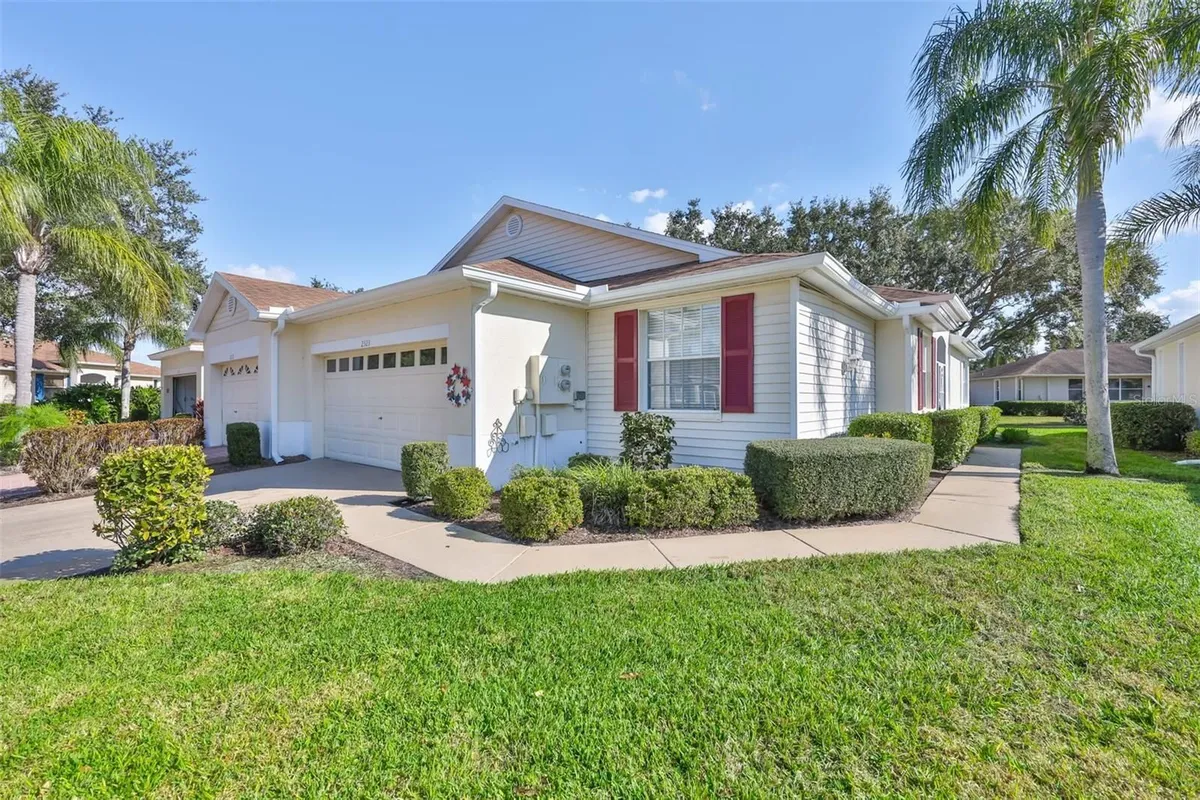 Property Slideshow image 1 of 95 | 2323 nantucket dr 40, Sun City Center, FL, 33573