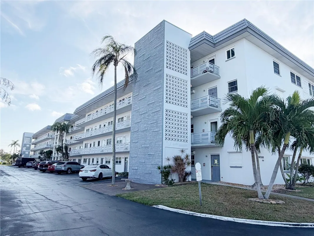 Property Slideshow image 1 of 39 | 3018 59th st 111, Gulfport, FL, 33707