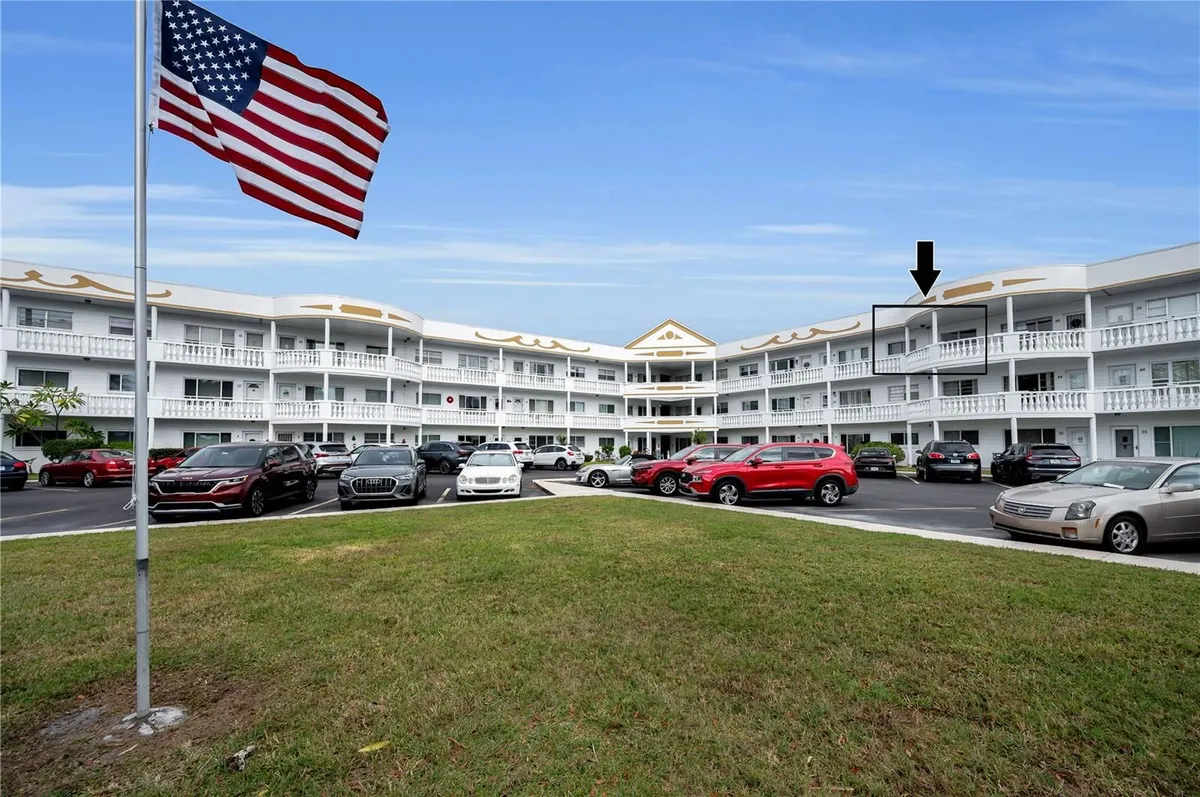 Property Slideshow image 1 of 74 | 2428 columbia dr 64, Clearwater, FL, 33763