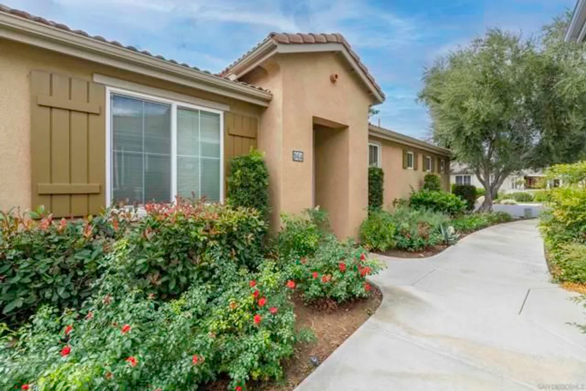 Property Slideshow image 1 of 47 | 1645 beaver crk a, Beaumont, CA, 92223