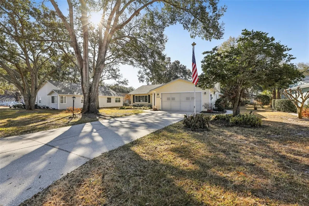 Property Slideshow image 1 of 65 | 2108 greenlaw ct, Leesburg, FL, 34788