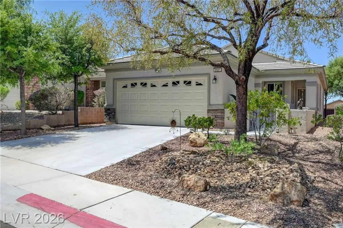 Property Slideshow image 1 of 47 | 2521 crater rock st, Henderson, NV, 89044