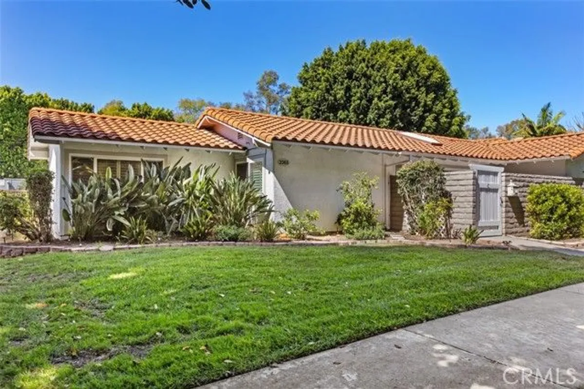 Property Slideshow image 1 of 38 | 2365 via mariposa e c, Laguna Woods, CA, 92637