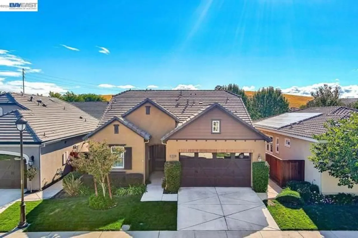 Property Slideshow image 1 of 77 | 1033 malbec ln, Brentwood (Cc), CA, 94513