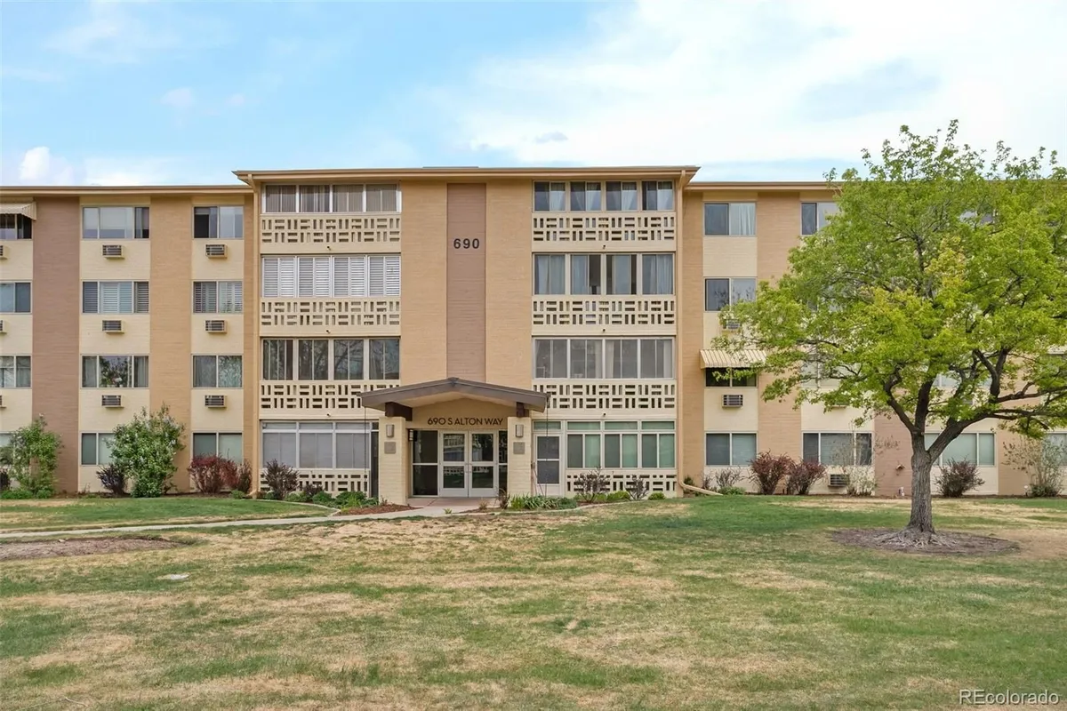 Property Slideshow image 1 of 36 | 690 s alton way 6a, Denver, CO, 80247