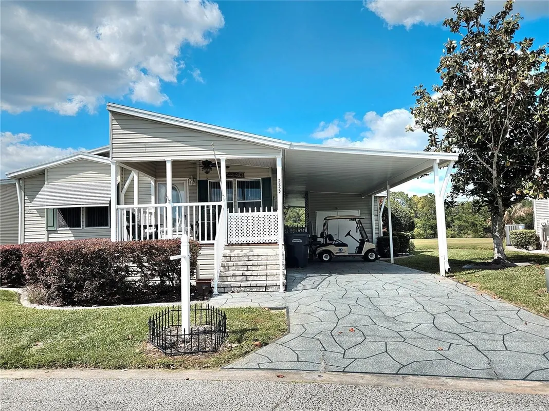 Property Slideshow image 1 of 30 | 2352 peavine cir 1016, Lakeland, FL, 33810