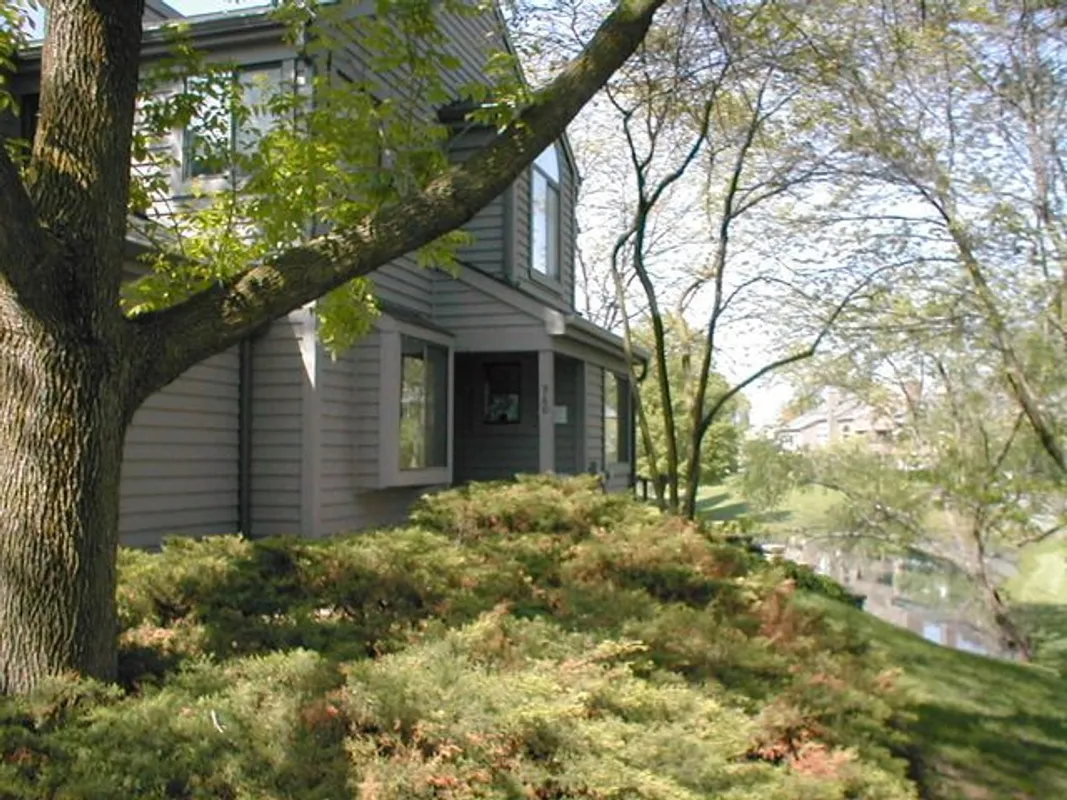 Property Slideshow image 1 of 12 | 960 shoreline rd 897, Lake Barrington, IL, 60010