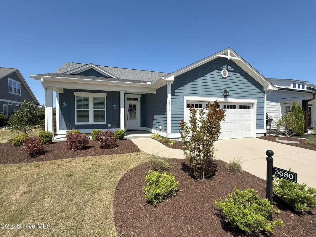 Property Slideshow image 1 of 37 | 3680 battery ln, Southport, NC, 28461