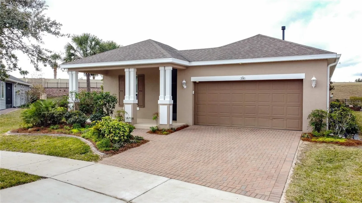 Property Slideshow image 1 of 52 | 330 alcove dr, Groveland, FL, 34736