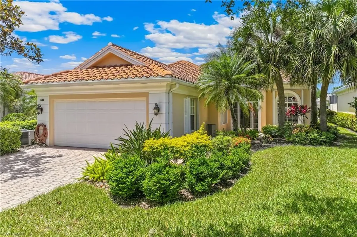 Property Slideshow image 1 of 40 | 4605 navassa ln, Naples, FL, 34119