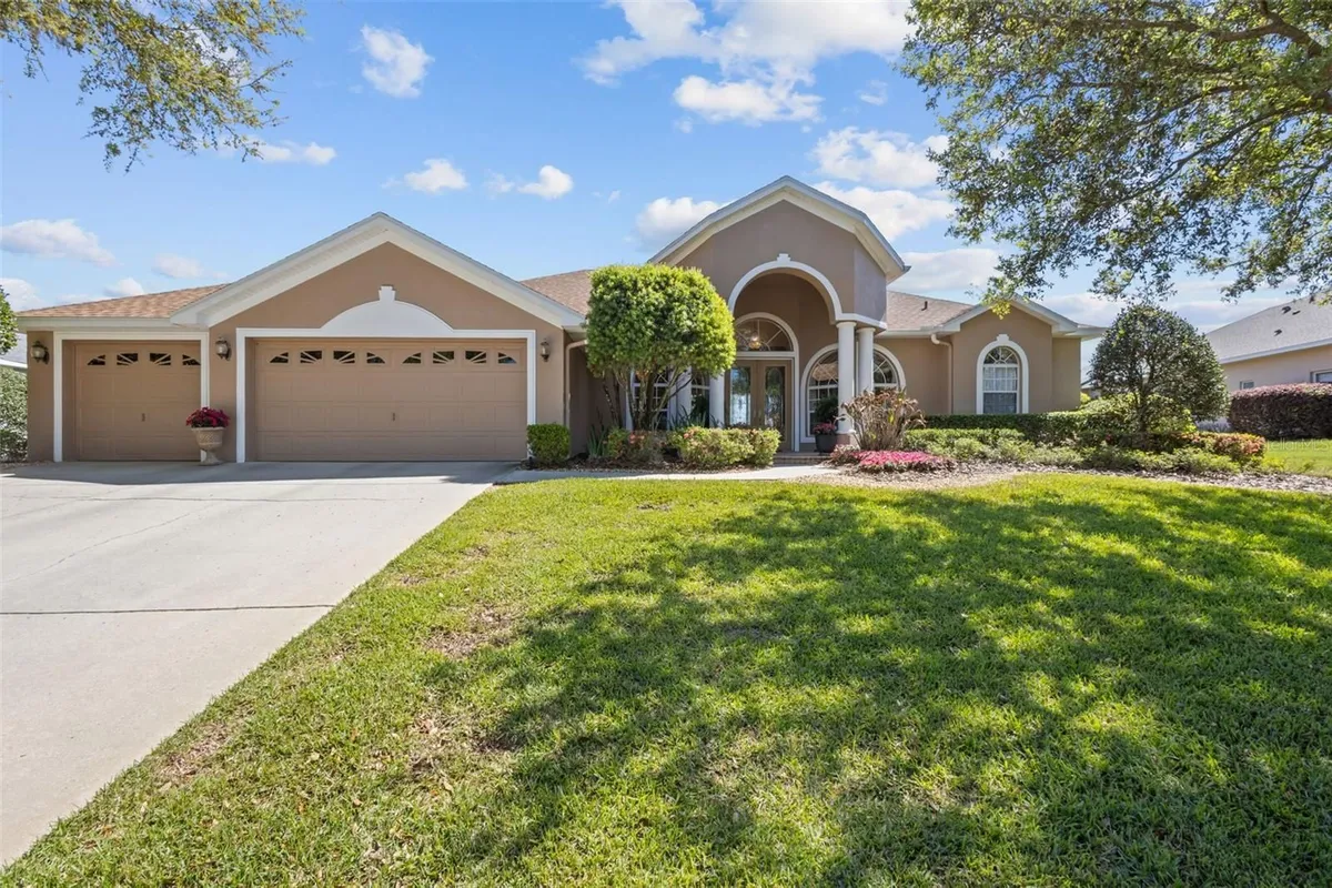 Property Slideshow image 1 of 40 | 13500 thoroughbred dr, Dade City, FL, 33525